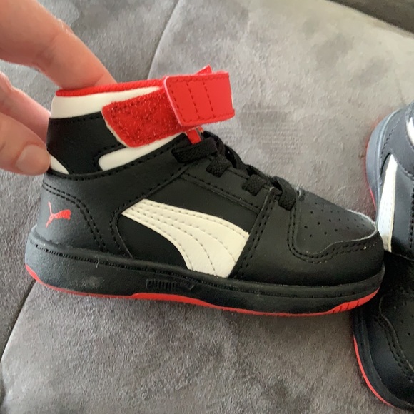 Baby boy size 5 puma high top runner! - Picture 2 of 5